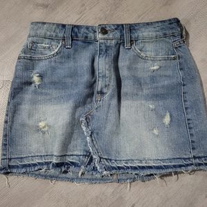 Jean Mini Skirt Ripped Style Size 6 REWASH BRAND with pockets